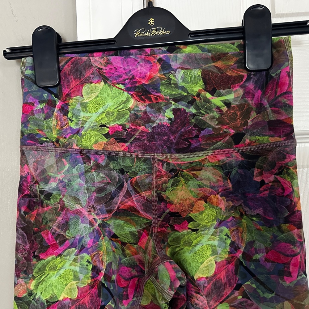 Lululemon Size 6 High Rise Floral Purple Pink Green Leggings